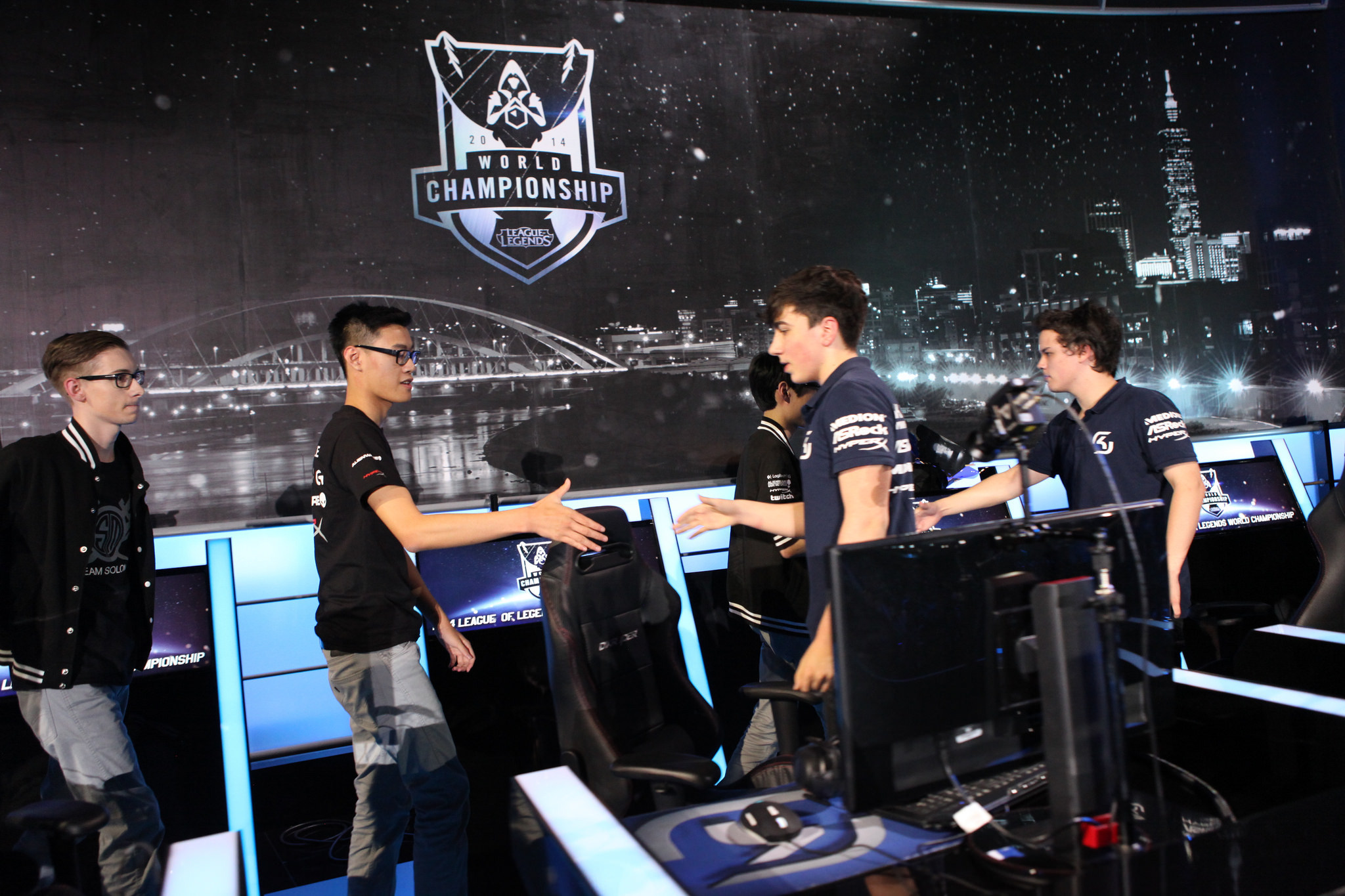 BLG战队：从阵容重组到夺冠时刻，不被看好的力量如何逆风前行